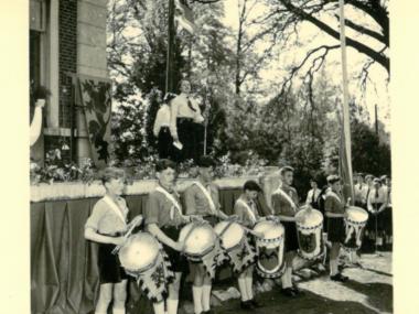 Trommelaars op de gouwdag van VKSJ in 1956