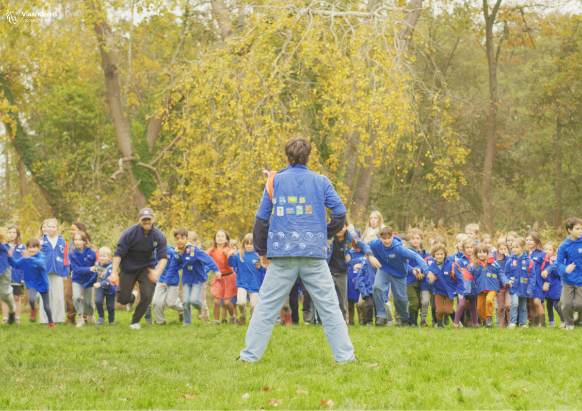 groep kinderen die een spel spelen